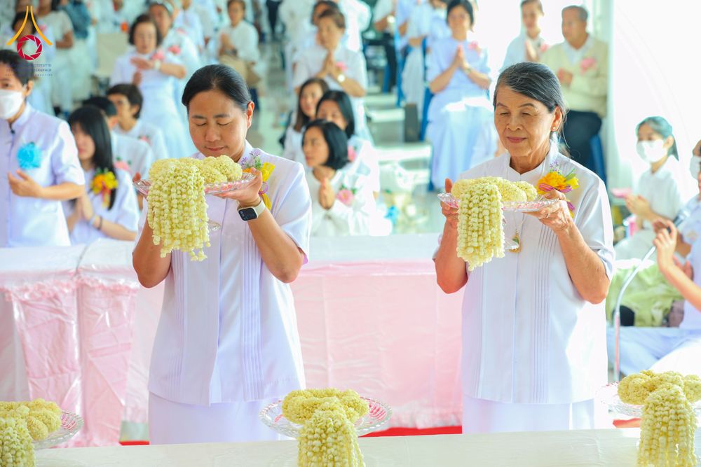 ภาพ No.291140:วันพุธที่ 7 มกราคม พ.ศ. 2569  พิธีบรรจุพระบรมสารีริกธาตุภายในพระเกตุองค์พระประธาน สมโภชพระประธาน พระธรรมกาย พิธีทอดผ้าป่า บุญแสงสว่าง ติดตั้งโซล่าเซล ณ ศูนย์ปฏิบัติธรรมพระมงคลเทพมุนี อ.สองพี่น้อง จ.สุพรรณบุรี
