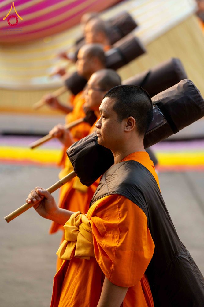 ภาพ No.297362:วันที่ 15 มกราคม พ.ศ.2569 พระธรรมยาตราปฏิบัติธรรมและถ่ายภาพหมู่ประวัติศาสตร์ อนุสรณ์สถานลำดับที่ 4 สถานที่เกิดด้วยกายธรรม  ณ วัดโบสถ์บน ต.บางคูเวียง จ.นนทบุรี ในโครงการธรรมยาตรา กตัญญูบูชา มหาปูชนียาจารย์ พระมงคลเทพมุนี(สด จนฺทสโร) พระผู้ปราบมาร อนุสรณ์ส