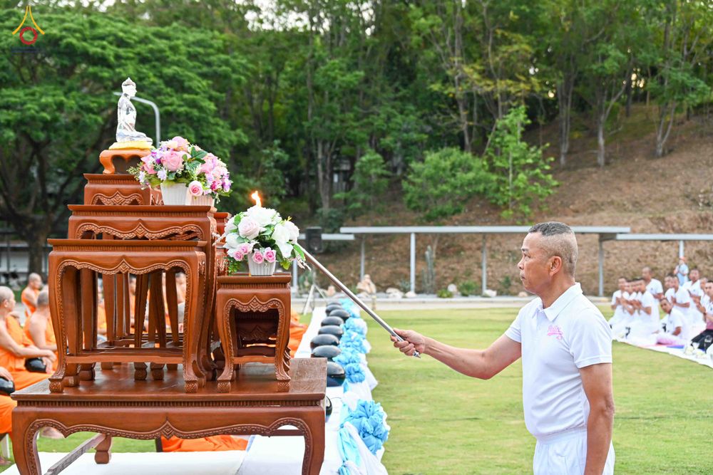 ภาพ No.340954:วันที่ 26 กรกฎาคม พ.ศ. 2569 โครงการพัฒนาคุณธรรม จริยธรรม สำหรับนักเรียนนายสิบตำรวจ (นสต.) รุ่นที่ 17 ศูนย์ฝึกอบรมตำรวจภูธรภาค 1 ได้จัดกิจกรรม ตักบาตรเพื่อน้อมอุทิศถวายเพื่อเป็นพระราชกุศลฯ  และปฏิบัติธรรม ติวธรรมมะ ณ ศูนย์ปฏิบัติธรรมเวิล์ดพีช วัลเล่ย์ (Wo