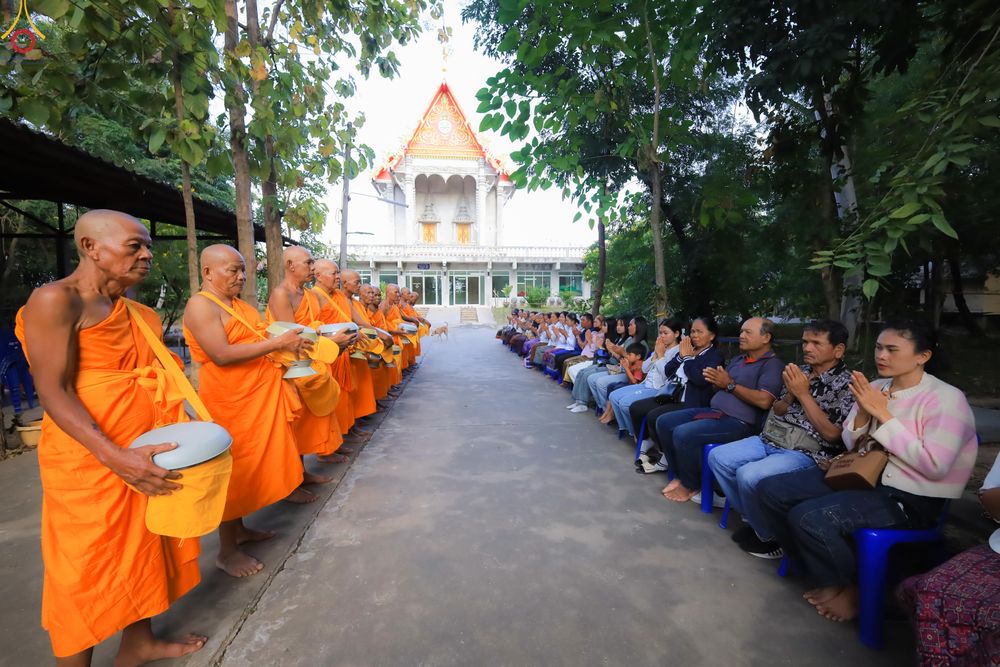 ภาพ No.280479:วันที่ 4 ธันวาคม พ.ศ. 2568 พิธีอุปสมบทหมู่ ในโครงการบวชบูชาธรรมมหาปูชนียาจารย์ 4 วัด ในจังหวัดบุรีรัมย์