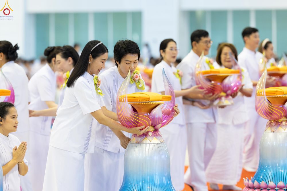 ภาพ No.318530:วันอาทิตย์ต้นเดือนที่ 5 เมษายน พ.ศ.2569 พิธีทอดผ้าป่าสมทบมหาสังฆทาน 40,000 กว่าวัดทั่วประเทศ ณ สภาธรรมกายสากล วัดพระธรรมกาย