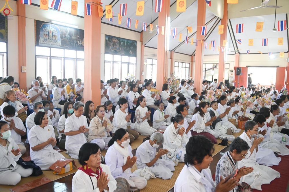 ภาพ No.293389:วันที่ 12 มกราคม พ.ศ. 2569 พิธีทอดผ้าป่าทำนุบำรุงศาสนสถาน ณ วัดผาสุการาม อ.บางเลน จ.นครปฐม ในโครงการธรรมยาตรา กตัญญูบูชา มหาปูชนียาจารย์ พระมงคลเทพมุนี(สด จนฺทสโร) พระผู้ปราบมาร อนุสรณ์สถาน 7 แห่ง ปีที่ 14