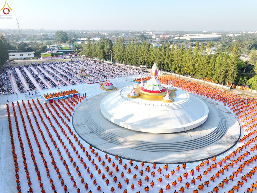 ภาพ No.292408:วันที่ 11 มกราคม พ.ศ. 2569 พิธีตักบาตรพระธรรมยาตรา ณ อนุสรณ์สถานคลองบางนางแท่น อ.สามพราน จ.นครปฐม ในโครงการธรรมยาตรา กตัญญูบูชา มหาปูชนียาจารย์ พระมงคลเทพมุนี(สด จนฺทสโร) พระผู้ปราบมาร อนุสรณ์สถาน 7 แห่ง ปีที่ 14