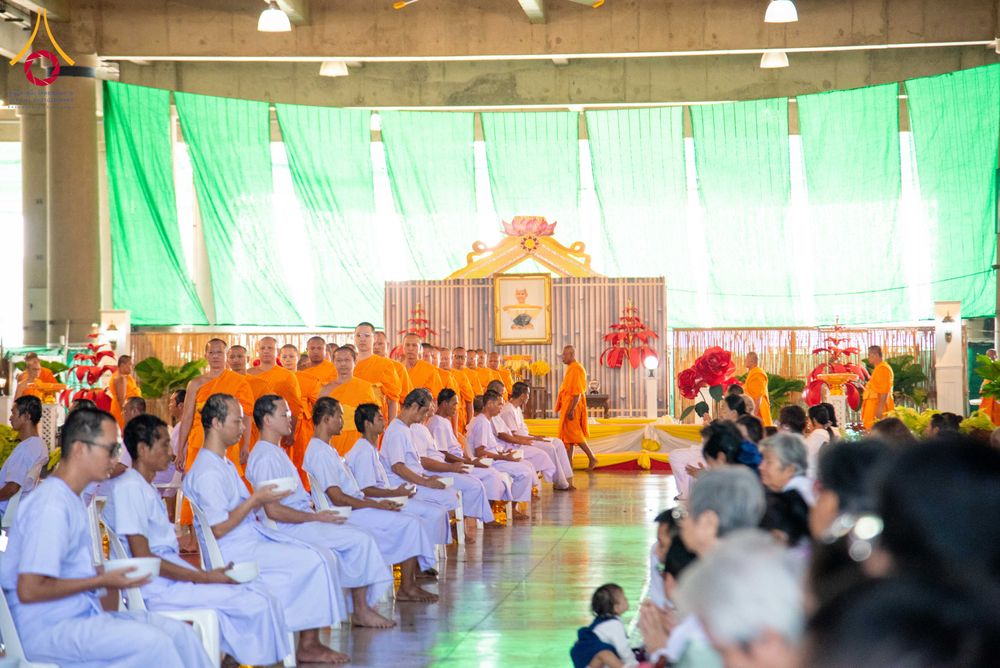 ภาพ No.293635:วันที่ 10 มกราคม พ.ศ. 2569 พิธีปลงผมธรรมทายาทบูชาธรรม 117  ปี คุณยายอาจารย์ฯ ณ วิหารคด วัดพระธรรมกาย ปทุมธานี