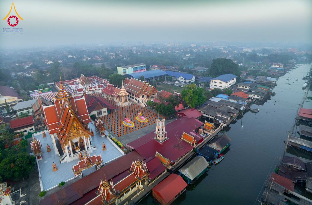 ภาพ No.297321:วันที่ 15 มกราคม พ.ศ.2569 พระธรรมยาตราปฏิบัติธรรมและถ่ายภาพหมู่ประวัติศาสตร์ อนุสรณ์สถานลำดับที่ 4 สถานที่เกิดด้วยกายธรรม  ณ วัดโบสถ์บน ต.บางคูเวียง จ.นนทบุรี ในโครงการธรรมยาตรา กตัญญูบูชา มหาปูชนียาจารย์ พระมงคลเทพมุนี(สด จนฺทสโร) พระผู้ปราบมาร อนุสรณ์ส