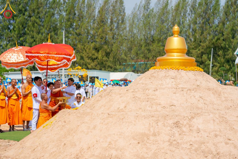 ภาพ No.310924:วันอาทิตย์ที่ 22 กุมภาพันธ์ พ.ศ. 2569 พิธีประดิษฐานพระประธาน “พระธรรมกาย” ณ ธุดงคสถานอำนาจเจริญ จังหวัดอำนาจเจริญ