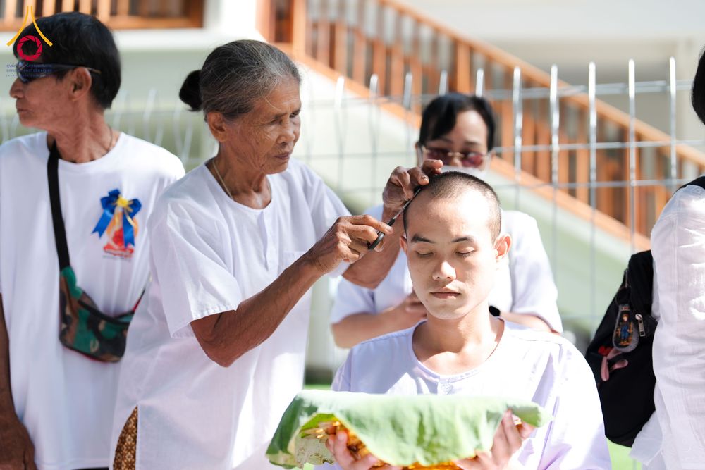 ภาพ No.341235:วันอาทิตย์ที่ 26 กรกฎาคม พ.ศ. 2569 ​โครงการอุปสมบทหมู่บูชาธรรมมหาปูชนียาจารย์ รุ่นที่ ๑ วัดกลางธนรินทร์ ต.บ้านแป้ง อ.พรหมบุรี จ.สิงห์บุรี