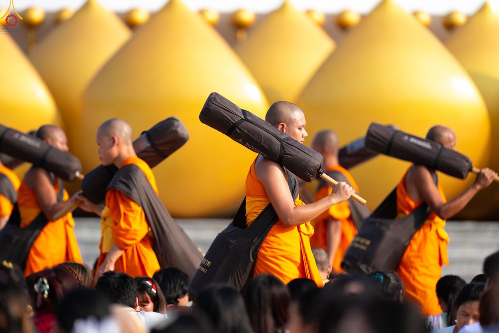 ภาพ No.299619:วันที่ 18 มกราคม พ.ศ. 2569 พิธีต้อนรับพระธรรมยาตรา (ภาพชุดที่ 2) ณ อนุสรณ์สถานลำดับที่ 5  สถานที่เผยแผ่วิชชาธรรมกายครั้งแรก อนุสรณ์สถานบางปลา วัดบางปลา อำเภอบางเลน จังหวัดนครปฐม ในโครงการธรรมยาตรา กตัญญูบูชา มหาปูชนียาจารย์ พระมงคลเทพมุนี(สด จนฺทสโร) พระ