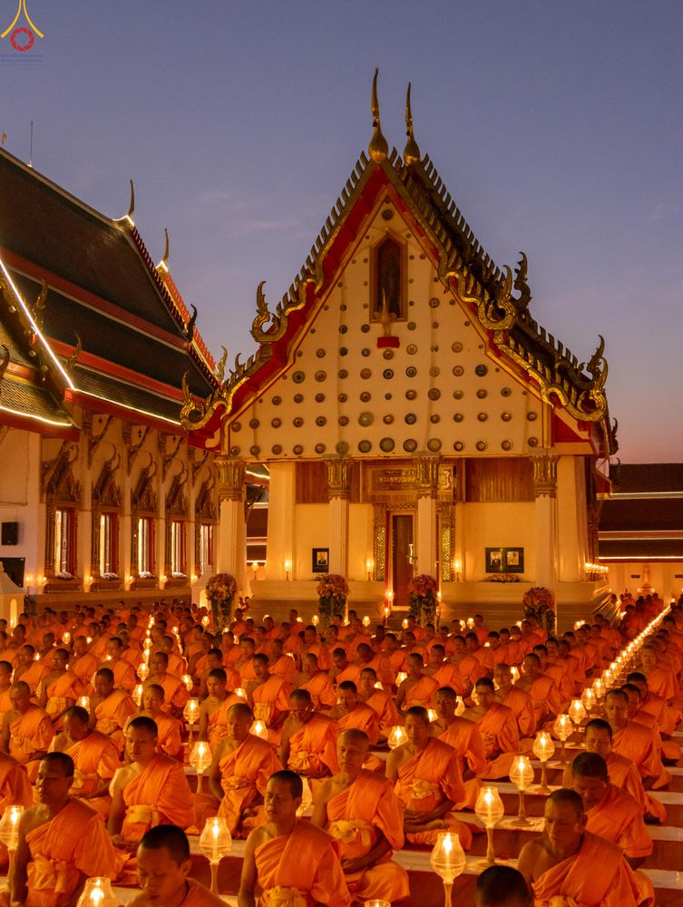 ภาพ No.294117:วันที่ 13 มกราคม พ.ศ. 2569 พิธีจุดประทีปถวายเป็นพุทธบูชา และบูชาธรรมมหาปูชนียาจารย์  (ภาพชุดที่ 2) ณ วัดสองพี่น้อง ต.ต้นตาล อ.สองพี่น้อง จ.สุพรรณบุรี ในโครงการธรรมยาตรา กตัญญูบูชา มหาปูชนียาจารย์ พระมงคลเทพมุนี(สด จนฺทสโร) พระผู้ปราบมาร อนุสรณ์สถาน 7 แห่