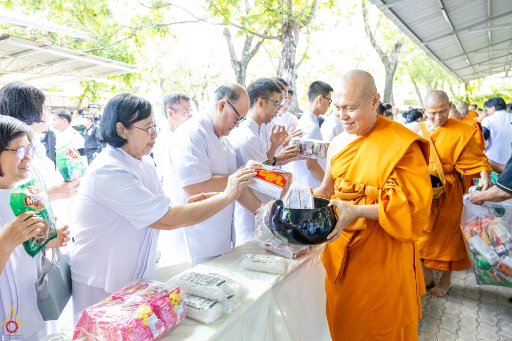 ภาพ No.335951:วันพุธที่ 17 มิถุนายน พ.ศ.2569 พิธีบำเพ็ญกุศลทักษิณานุปทานสัตตมวาร (ครบ 7 วัน) อุทิศถวายพระกุศล แด่สมเด็จพระเจ้าลูกเธอ เจ้าฟ้ากรมหลวงราชสาริณีสิริพัชร มหาวัชรราชธิดา ณ วัดพระธรรมกาย จังหวัดปทุมธานี