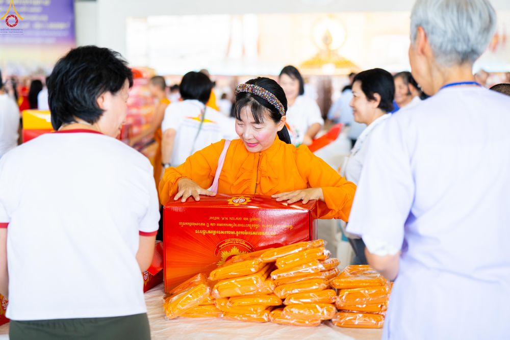 ภาพ No.322138:วันที่ 14 เมษายน พ.ศ.2569 การเตรียมกล่องไทยธรรม วันสุดท้าย เพื่องานถวายมหาสังฆทาน 40,000 กว่าวัดทั่วประเทศ วันคุ้มครองโลก 22 เมษายน พ.ศ.2569 วัดพระธรรมกาย