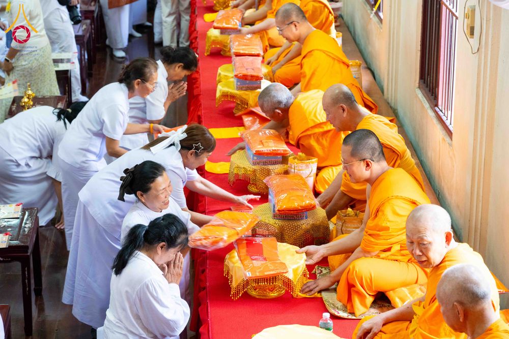 ภาพ No.298905:วันที่ 16 มกราคม พ.ศ. 2569 พิธีทอดผ้าป่าทำนุบำรุงศาสนสถาน ณ วัดอัมพวัน ต.บางม่วง อ.บางใหญ่ จ.นนทบุรี ในโครงการธรรมยาตรา กตัญญูบูชา มหาปูชนียาจารย์ พระมงคลเทพมุนี(สด จนฺทสโร) พระผู้ปราบมาร อนุสรณ์สถาน 7 แห่ง ปีที่ 14