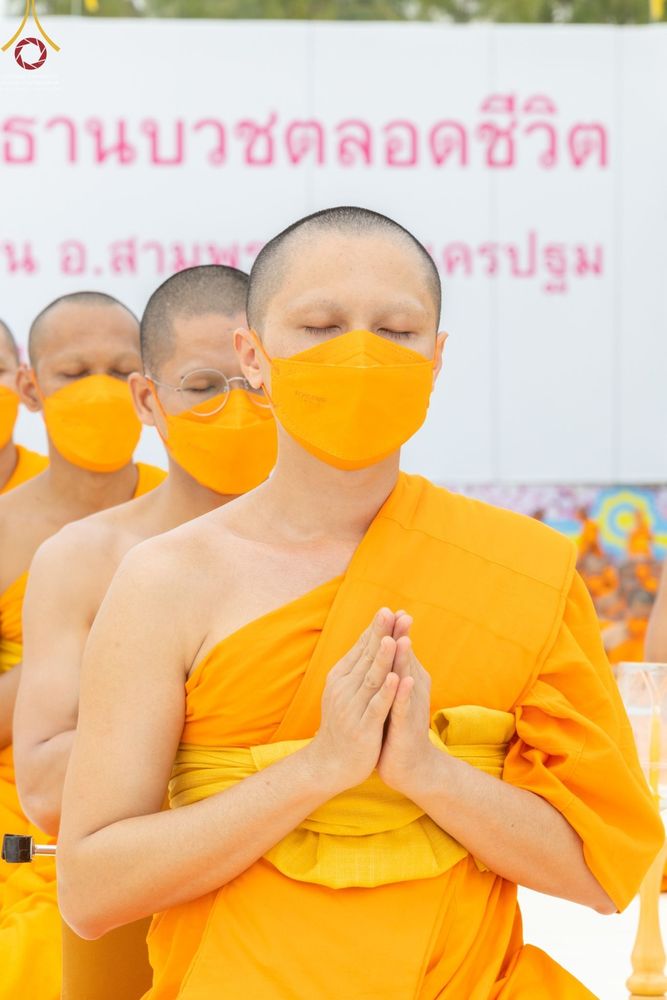 ภาพ No.70192:พิธีจุดประทีปถวายเป็นพุทธบูชา และบูชาธรรมมหาปูชนียาจารย์ ในโครงการธรรมยาตรากตัญญูบูชา มหาปูชนียาจารย์ พระมงคลเทพมุนี(สด จนฺทสโร) พระผู้ปราบมาร ปีที่ 11 ณ อนุสรณ์สถานลำดับที่ 2 สถานที่ตั้งมโนปณิธานบวชตลอดชีวิต อนุสรณ์สถานคลองบางนางแท่น อ.สามพราน จ.นครปฐม 
