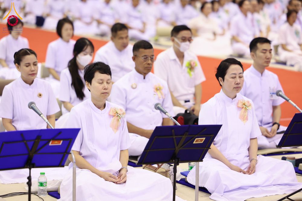 ภาพ No.318335:วันอาทิตย์ต้นเดือนที่ 5 เมษายน พ.ศ.2569 พิธีบูชาข้าวพระ ณ สภาธรรมกายสากล วัดพระธรรมกาย