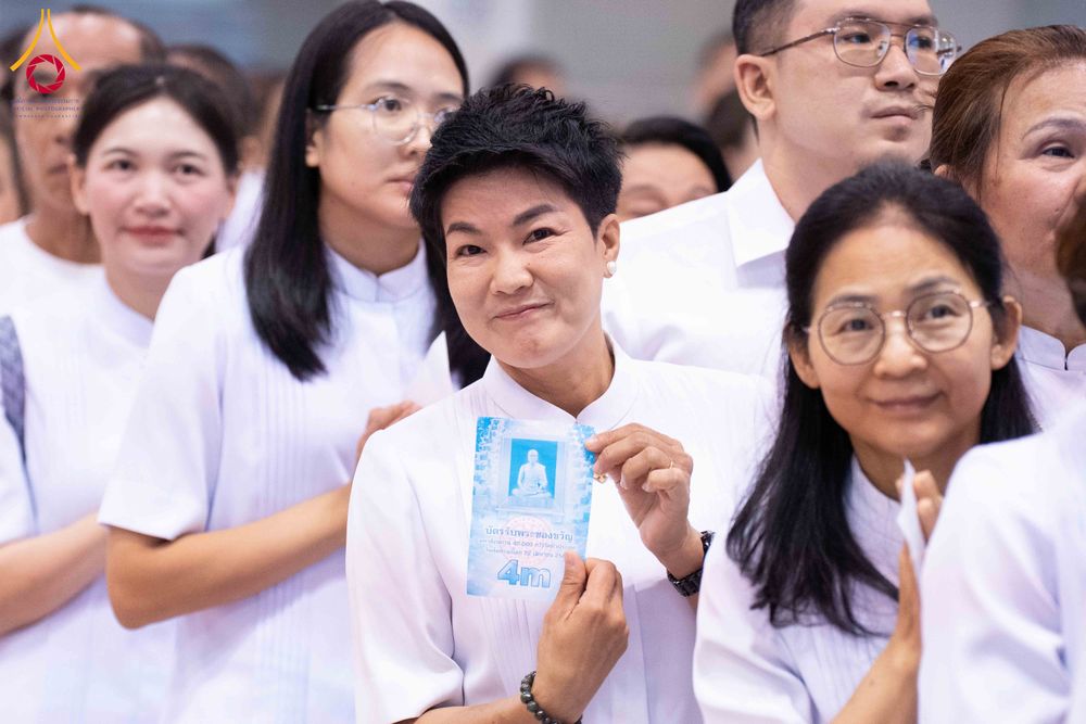ภาพ No.338003:วันอาทิตย์ต้นเดือน 5 กรกฎาคม พ.ศ.2569 สัมมนาพิเศษ พิธีมอบพระของขวัญ ณ ห้องแก้วสารพัด1 วัดพระธรรมกาย