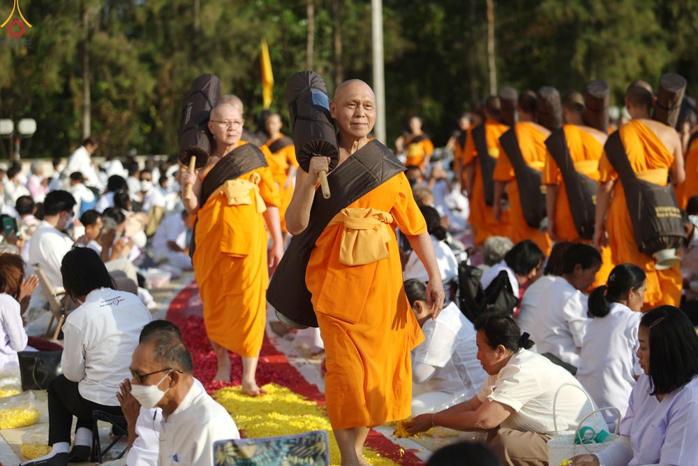 ภาพ No.290519:วันที่ 7 มกราคม พ.ศ. 2569 พิธีต้อนรับพระธรรมยาตรา ณ อนุสรณ์สถานลำดับที่ 2  สถานที่ตั้งมโนปณิธานบวชตลอดชีวิต อนุสรณ์สถานคลองบางนางแท่น (ภาพชุดที่ 2) อ.สามพราน จ.นครปฐม ในโครงการธรรมยาตรา กตัญญูบูชา มหาปูชนียาจารย์ พระมงคลเทพมุนี(สด จนฺทสโร) พระผู้ปราบมาร 