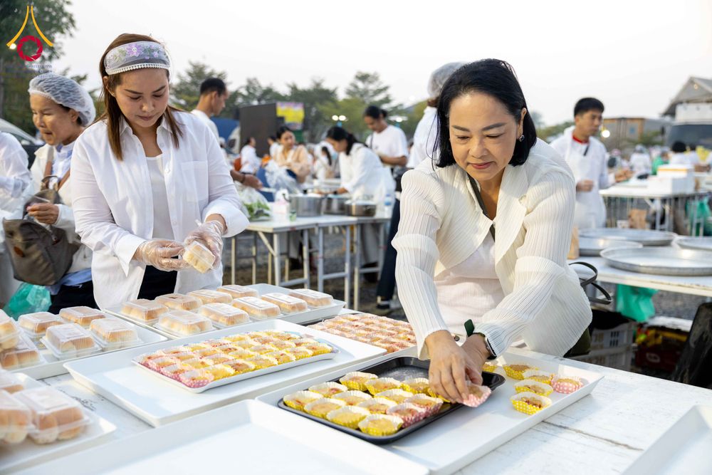 ภาพ No.295496:วันที่ 16 มกราคม พ.ศ. 2569 พิธีถวายภัตตาหารเป็นสังฆทาน แด่พระธรรมยาตรา ณ วัดโบสถ์บน ต.บางคูเวียง จ.นนทบุรี อนุสรณ์สถานลำดับที่ 4 สถานที่เกิดด้วยกายธรรม ในโครงการธรรมยาตรา กตัญญูบูชา มหาปูชนียาจารย์ พระมงคลเทพมุนี(สด จนฺทสโร) พระผู้ปราบมาร อนุสรณ์สถาน 7 แ