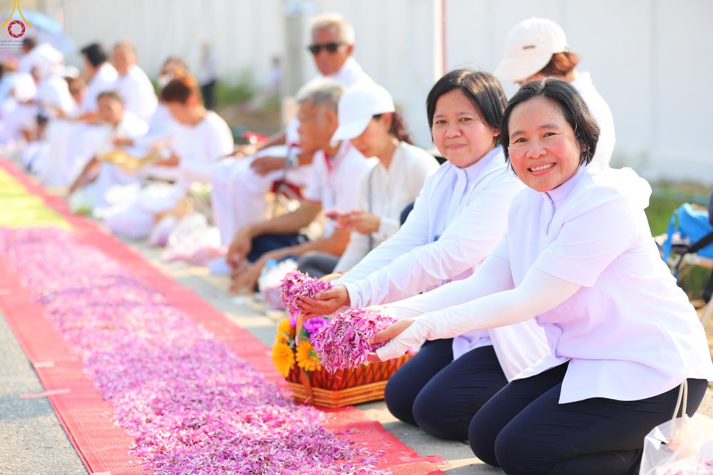 ภาพ No.299324:วันที่ 18 มกราคม พ.ศ. 2569 พิธีต้อนรับพระธรรมยาตรา ณ อนุสรณ์สถานลำดับที่ 5 สถานที่เผยแผ่วิชชาธรรมกายครั้งแรก อนุสรณ์สถานบางปลา วัดบางปลา อำเภอบางเลน จังหวัดนครปฐม ในโครงการธรรมยาตรา กตัญญูบูชา มหาปูชนียาจารย์ พระมงคลเทพมุนี(สด จนฺทสโร) พระผู้ปราบมาร อนุส