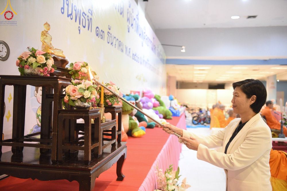 ภาพ No.102291:วันรวมพลังเด็กดี ผู้นำฟื้นฟูศีลธรรมโลก จังหวัดสระบุรี ณ ห้างทวีกิจคอมเพล็กซ์  อ.เมือง จ.สระบุรี วันพุธที่ 13 ธันวาคม พ.ศ. 2566
