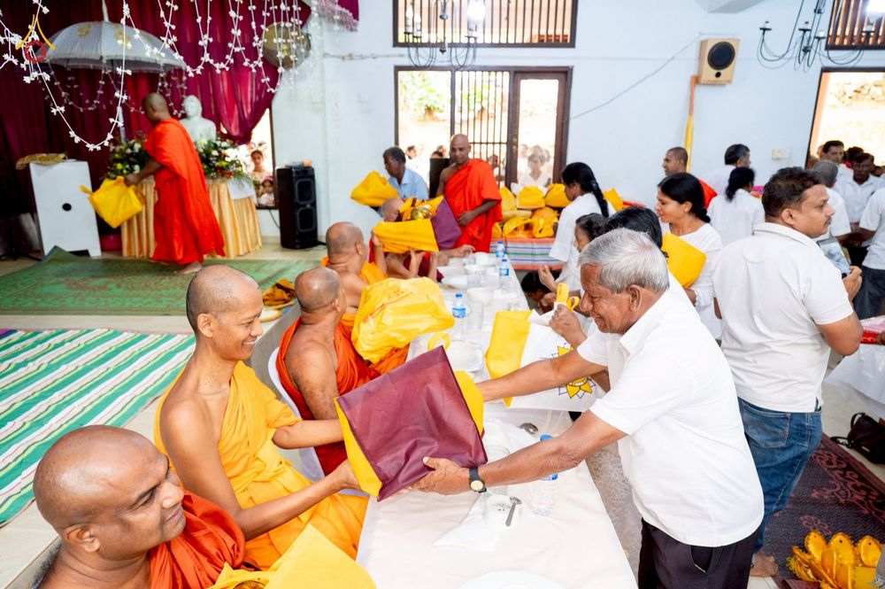 ภาพ No.266607:วันที่ 25 ตุลาคม พ.ศ. 2568 พิธีทอดกฐินสมทบ วัดกัลยาณมิตรต่างประเทศ  บูชาธรรม 81 ปี หลวงพ่อธัมมชโย ณ วัดธรรมวัฒนา รามายา  เมืองมาตะเล ประเทศศรีลังกา 