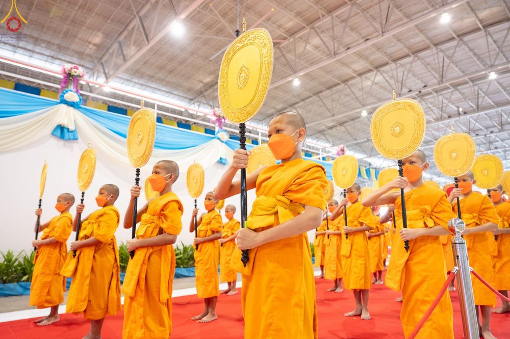 ภาพ No.88099:พิธีมุทิตาสักการะ เปรียญธรรม 9,6,3 และบาลีศึกษา 6,3  พิธีมอบดวงแก้วสามเณรทรงบาลีไวยากรณ์ วันอาทิตย์ 17 กันยายน พ.ศ. 2566 ณ สภาธรรมกายสากล วัดพระธรรมกาย