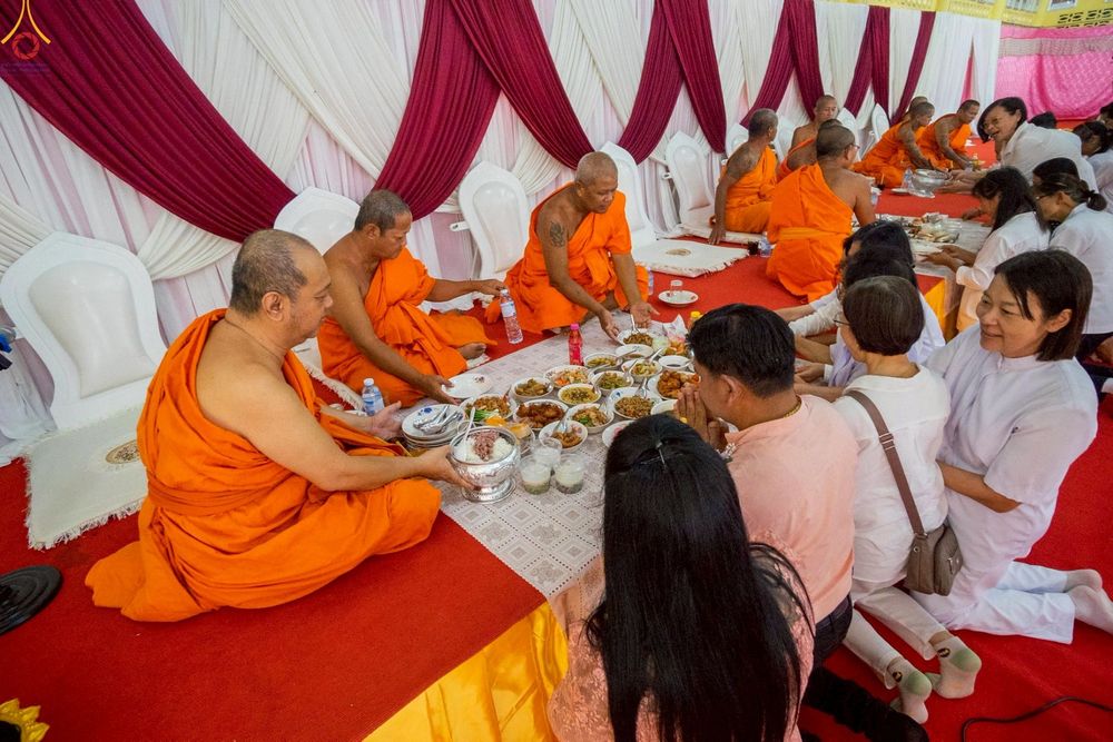 ภาพ No.267884:วันที่ 25 ตุลาคม พ.ศ. 2568 พิธีทอดกฐินสามัคคีทั่วไทย ณ วัดหนองกระดวง อ.ดอนเจดีย์ จ.สุพรรณบุรี โดยคณะศิษยานุศิษย์ บูชาธรรม 81 ปี หลวงพ่อธัมมชโย