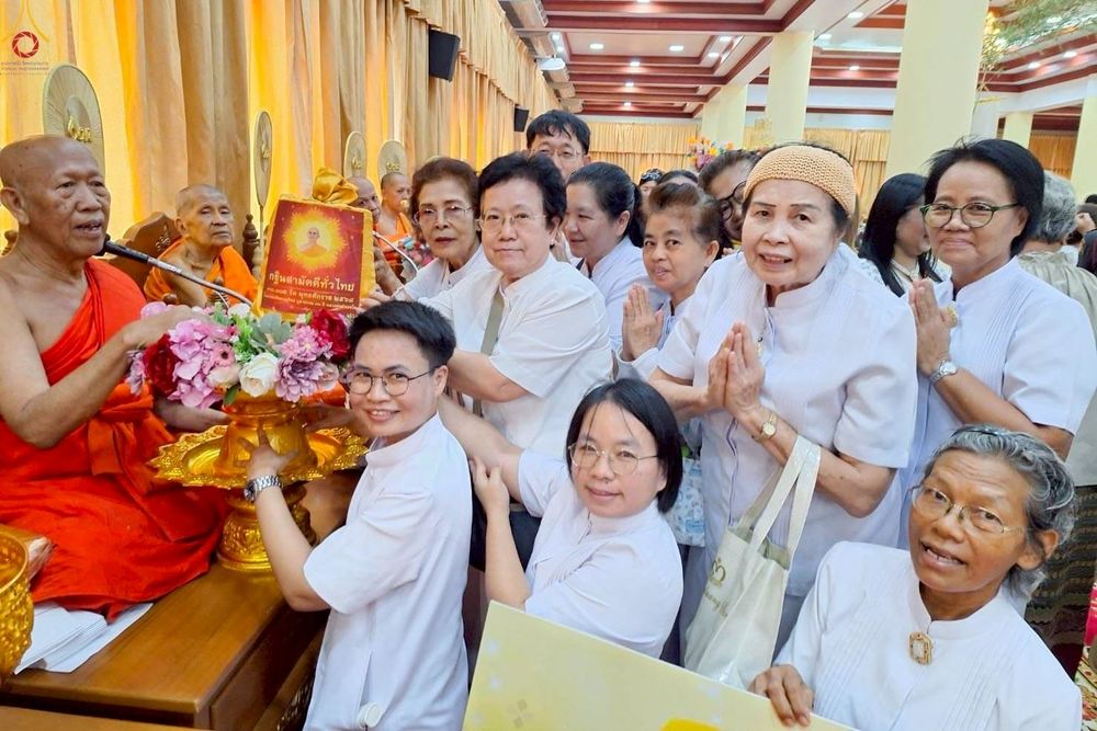 ภาพ No.253795:วันที่ 12 ตุลาคม พ.ศ. 2568 พิธีทอดกฐินสามัคคีทั่วไทย 30,000 วัด โดยคณะศิษยานุศิษย์ บูชาธรรม 81 ปี หลวงพ่อธัมมชโย ณ วัดสะพาน เขตคลองเตย กรุงเทพฯ