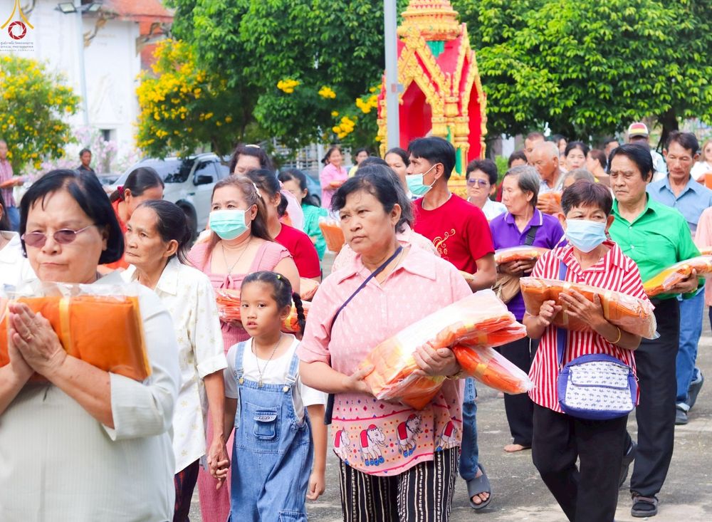 ภาพ No.250381:วันพุธที่ 8 ตุลาคม พ.ศ. 2568 พิธีทอดกฐินสามัคคีทั่วไทย 30,000 วัด โดยคณะศิษยานุศิษย์ บูชาธรรม 81 ปี หลวงพ่อธัมมชโย ณ วัดรางกำหยาด อ.บางเลน จ.นครปฐม