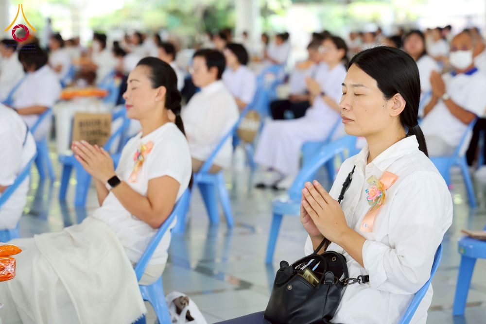 ภาพ No.263008:วันที่ 21 ตุลาคม พ.ศ. 2568 (วันพระ แรม 14 ค่ำ เดือน 11) พิธีบุพเปตพลี ครั้งที่ 171 ร่วมอุทิศบุญแด่หมู่ญาติที่ล่วงลับไปแล้ว และสืบทอดอายุพระพุทธศาสนา ณ หอฉันคุณยายอาจารย์ฯ วัดพระธรรมกาย