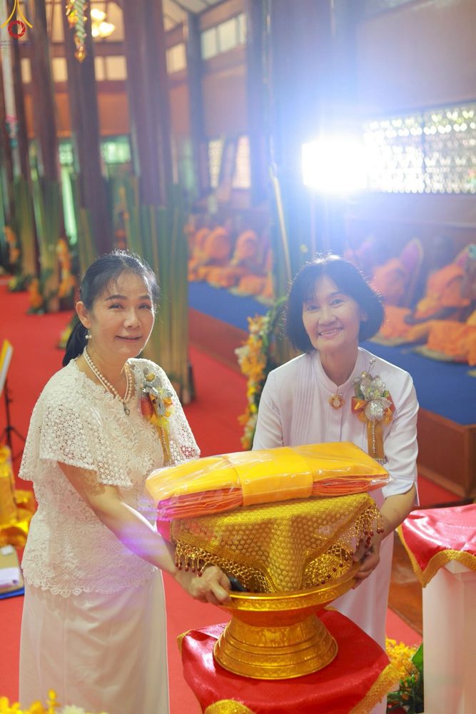 ภาพ No.254420:วันที่ 11 ตุลาคม พ.ศ. 2568 พิธีทอดกฐินสามัคคีทั่วไทย 30,000 วัด โดยคณะศิษยานุศิษย์ บูชาธรรม 81 ปี หลวงพ่อธัมมชโย ณ วัดกลางธนรินทร์ อ.พรหมบุรี จ.สิงห์บุรี