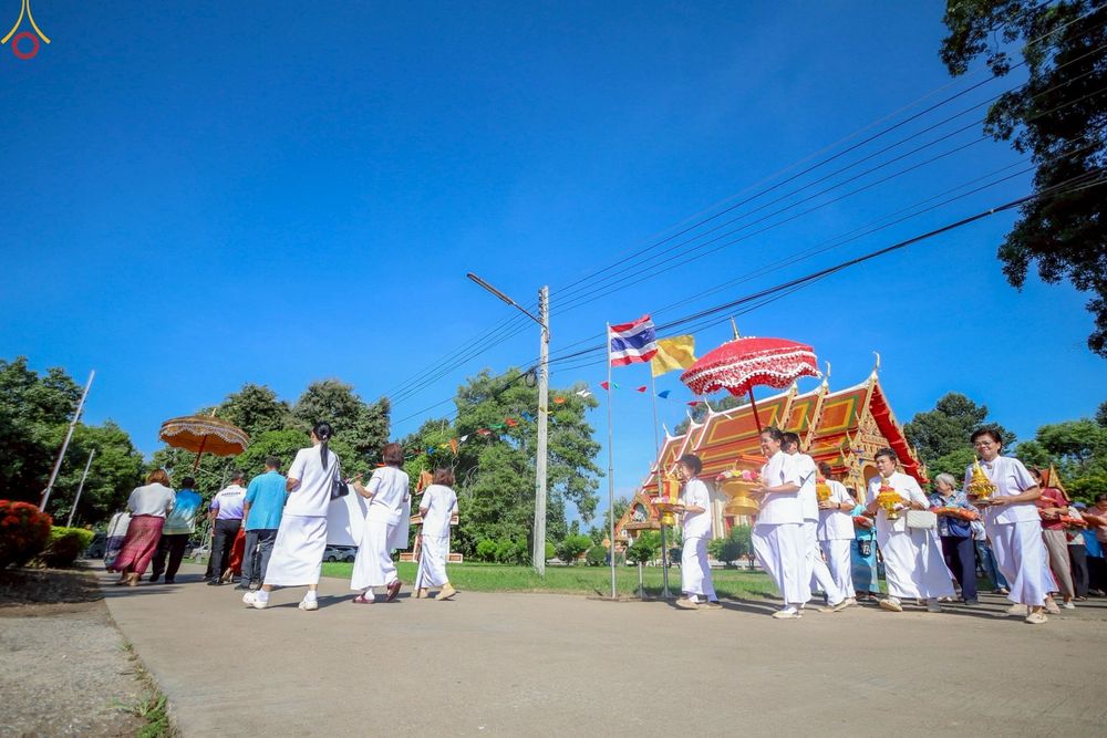 ภาพ No.251921:วันที่ 10 ตุลาคม พ.ศ. 2568 พิธีทอดกฐินสามัคคีทั่วไทย 30,000 วัด โดยคณะศิษยานุศิษย์ บูชาธรรม 81 ปี หลวงพ่อธัมมชโย  ร่วมกับ มหาวิทยาลัยนเรศวร  ณ วัดศรีรัตนาราม(จูงนาง) ต.ท่าทอง อ.เมือง จ.พิษณุโลก