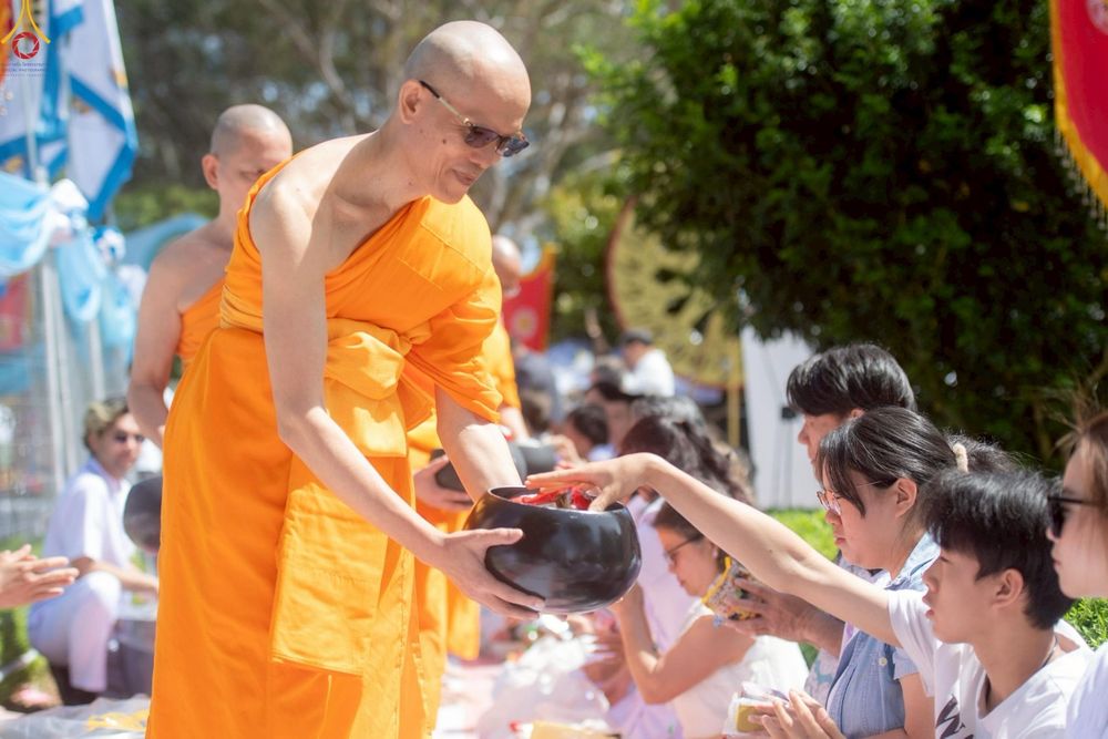 ภาพ No.260561:วันอาทิตย์ที่ 19 ตุลาคม พ.ศ. 2568 พิธีทอดกฐินสามัคคี ณ วัดพระธรรมกายซิดนีย์ ประเทศออสเตรเลีย  เพื่อสร้างอาคารปฏิบัติธรรม “คุณยายอาจารย์มหารัตนอุบาสิกาจันทร์ ขนนกยูง”