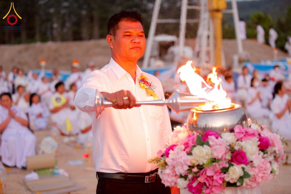 ภาพ No.275238:วันอาทิตย์ที่ 30 พฤศจิกายน พ.ศ. 2568 พิธีจุดประทีปถวายเป็นพุทธบูชา ณ ศูนย์ปฏิบัติธรรมระยอง (บ้านช่องลม)