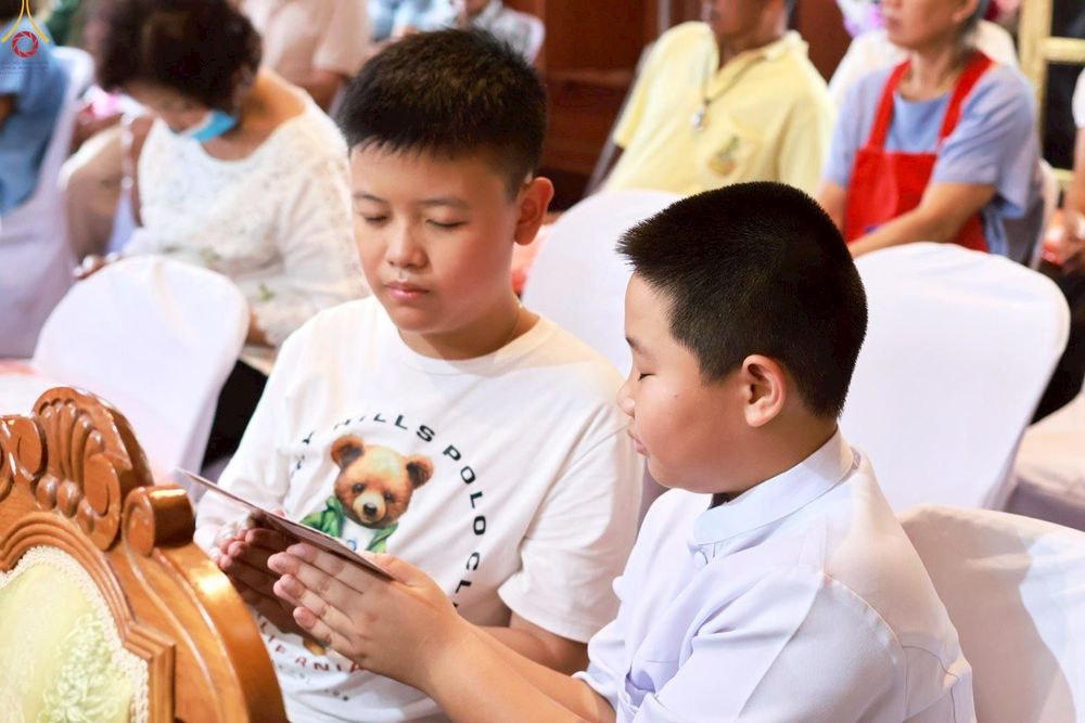 ภาพ No.266962:วันที่ 26 ตุลาคม พ.ศ. 2568 พิธีทอดกฐินสามัคคีทั่วไทย ณ วัดจันทร์เจริญสุข ต.บ้านปรก อ.เมืองสมุทรสงคราม จ.สมุทรสงคราม โดยคณะศิษยานุศิษย์ บูชาธรรม 81 ปี หลวงพ่อธัมมชโย