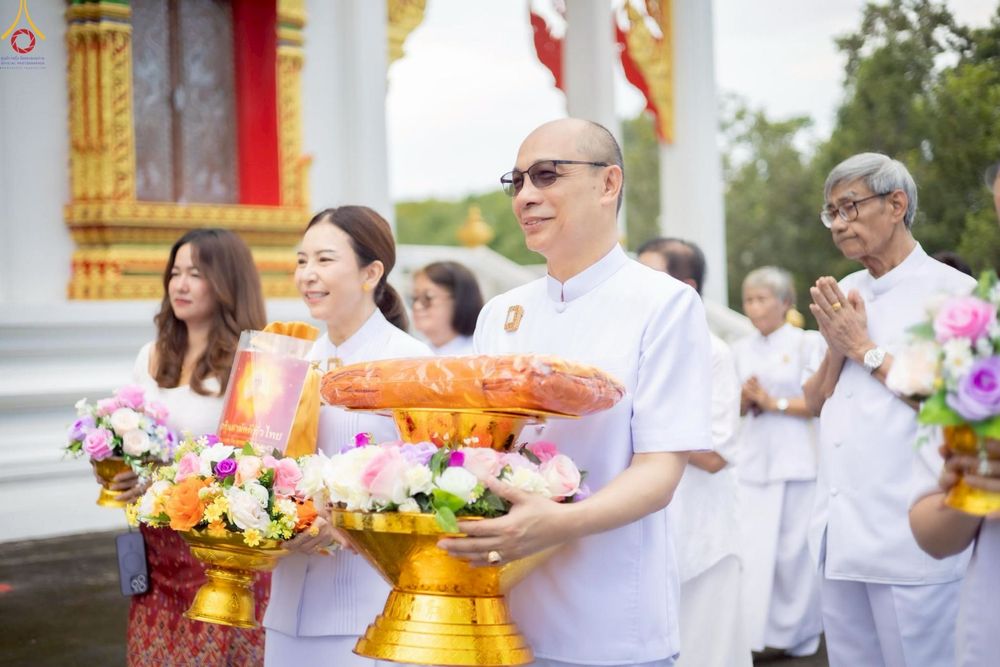 ภาพ No.253849:วันที่ 12 ตุลาคม พ.ศ. 2568 พิธีทอดกฐินสามัคคีทั่วไทย 30,000 วัด โดยคณะศิษยานุศิษย์ บูชาธรรม 81 ปี หลวงพ่อธัมมชโย ณ วัดหนองพะวา ต.บางบุตร อ.บ้านค่าย จ.ระยอง