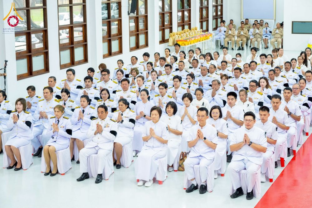 ภาพ No.275976:วันที่ 5 ธันวาคม พ.ศ. 2568 พสกนิกรอำเภอคลองหลวง พร้อมใจบำเพ็ญกุศลอุทิศถวาย “ในหลวงรัชกาลที่ 9” น้อมรำลึกในพระมหากรุณาธิคุณ เนื่องในวันคล้ายวันพระบรมราชสมภพ วันชาติ และวันพ่อแห่งชาติ ณ อาคารปลูกศรัทธา 2 วัดพระธรรมกาย อำเภอคลองหลวง จังหวัดปทุมธานี