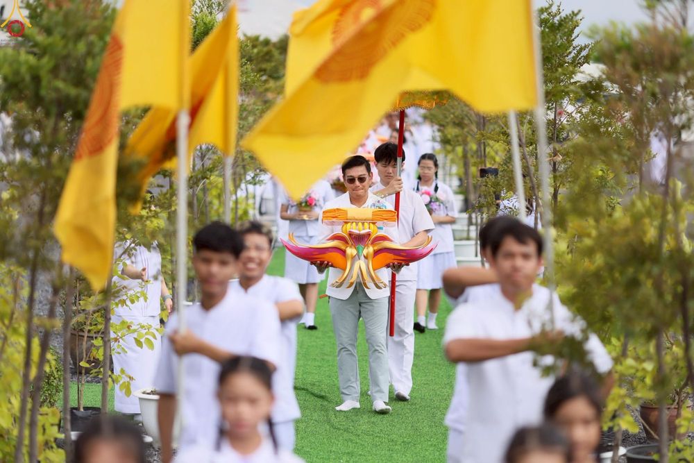 ภาพ No.272236:วันเสาร์ที่ 1 พฤศจิกายน พ.ศ. 2568 พิธีทอดกฐินสามัคคี สร้างกุฏิหมู่สามเณร ณ ศูนย์ปฏิบัติธรรมเบญจธรรม ปทุมธานี  ต.บ้านปทุม อ.สามโคก จ.ปทุมธานี