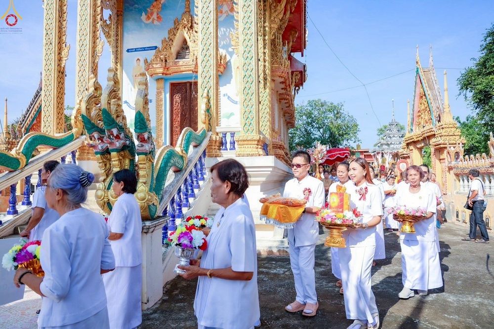 ภาพ No.264183:วันที่ 21 ตุลาคม พ.ศ. 2568 พิธีทอดกฐินสามัคคีทั่วไทย 30,000 วัด โดยคณะศิษยานุศิษย์ บูชาธรรม 81 ปี หลวงพ่อธัมมชโย ณ วัดสว่างโพธิ์ศรี ตำบลยางคำ อำเภอหนองเรือ จังหวัดขอนแก่น