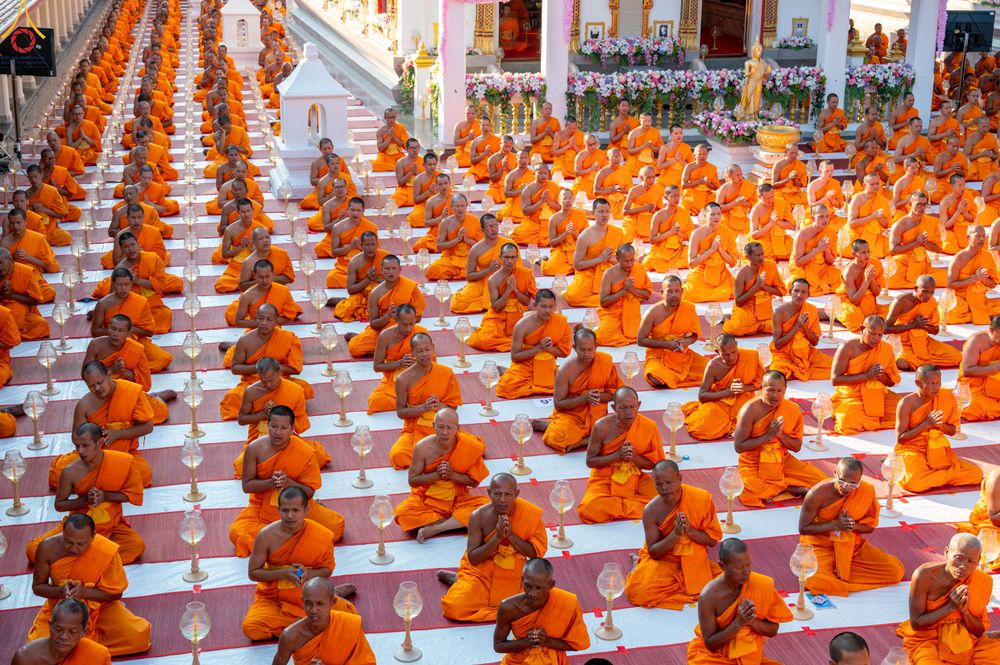 ภาพ No.293930:วันที่ 14 มกราคม พ.ศ. 2569 พิธีจุดประทีปถวายเป็นพุทธบูชา และบูชาธรรมมหาปูชนียาจารย์  ณ วัดสองพี่น้อง ต.ต้นตาล อ.สองพี่น้อง จ.สุพรรณบุรี ในโครงการธรรมยาตรา กตัญญูบูชา มหาปูชนียาจารย์ พระมงคลเทพมุนี(สด จนฺทสโร) พระผู้ปราบมาร อนุสรณ์สถาน 7 แห่ง ปีที่ 14