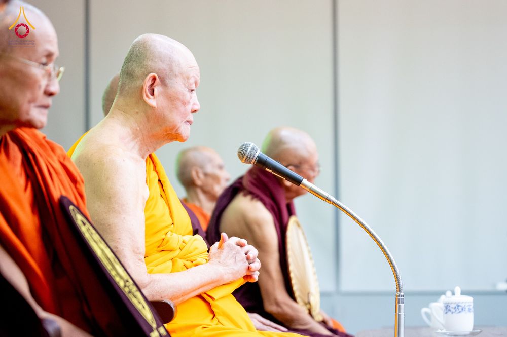 ภาพ No.325588:วันที่ 24 เมษายน พ.ศ.2569 หลวงพ่อทัตตชีโว รองเจ้าอาวาสวัดพระธรรมกาย ถวายการต้อนรับและปฏิสันถารคณะสงฆ์เมียนมาร์