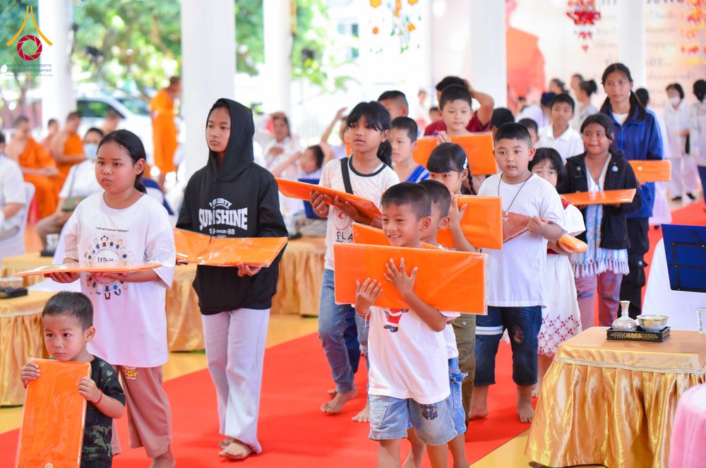 ภาพ No.313027:วันเสาร์ที่ 28 กุมภาพันธ์  พ.ศ. 2569 พิธีทอดผ้าป่าสามัคคีเพื่อสร้างอาคารที่พักสามเณร ณ ศูนย์ปฏิบัติธรรมสวนผึ้ง จ.ราชบุรี