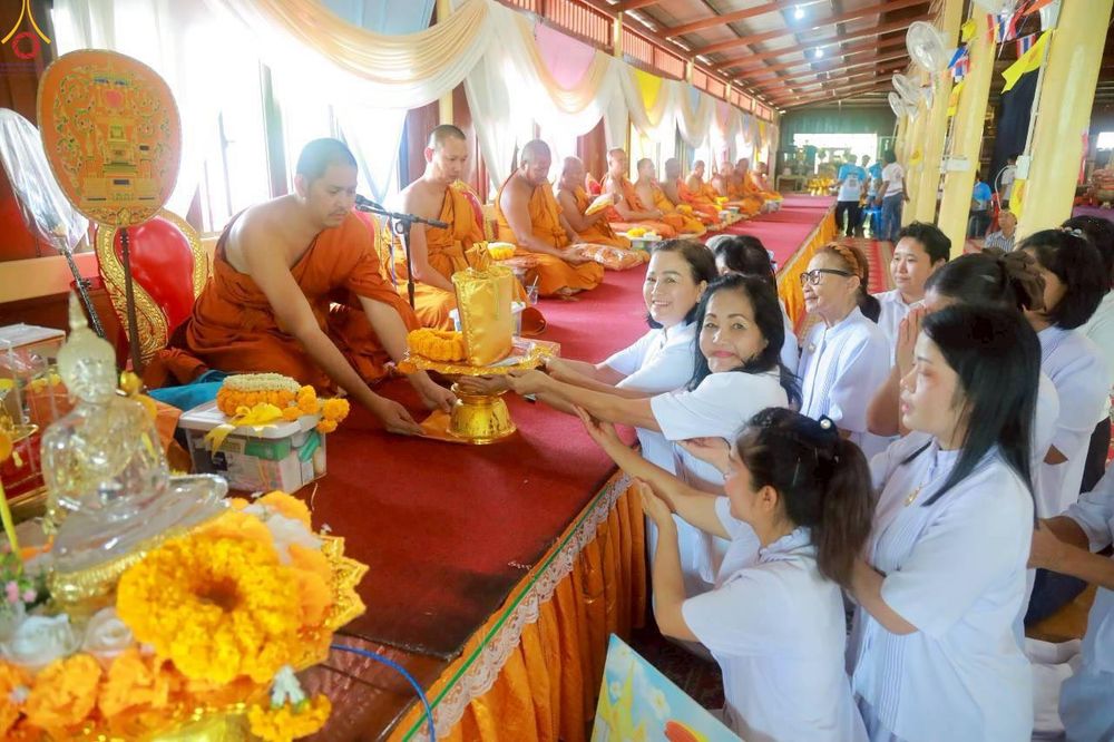 ภาพ No.283124:วันอาทิตย์ที่ 26 ตุลาคม พ.ศ. 2568 พิธีทอดกฐินสามัคคี กตัญญูบูชาธรรมมหาปูชนียาจารย์ และโครงการกฐินทั่วไทย 30,000 วัด บูชาธรรม 81 ปีหลวงพ่อธัมมชโย  ณ วัดบำรุงราษฎร์ อ.เมือง จ.สุพรรณบุรี