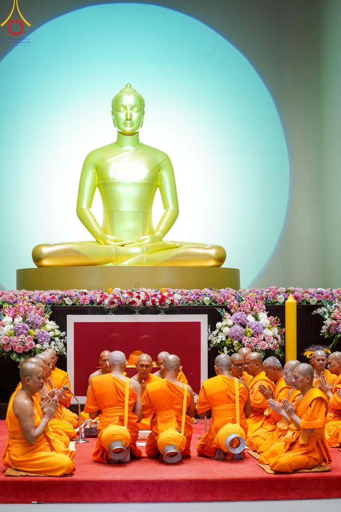 ภาพ No.199827:โครงการอุปสมบทหมู่บูชาธรรม 116 ปี คุณยายอาจารย์มหารัตนอุบาสิกาจันทร์ ขนนกยูง โครงการอุปสมบทหมู่ธรรมทายาท ระดับอุดมศึกษา รุ่นที่ 51 ภาคฤดูหนาว  ณ โบสถ์พระไตรปิฏก วัดพระธรรมกาย จ.ปทุมธานี  วันที่ 11 มกราคม พ.ศ. 2568 โดยมีพระครูปลัดรัตนวีรวัฒน์ เจ้าอาวาสวัด