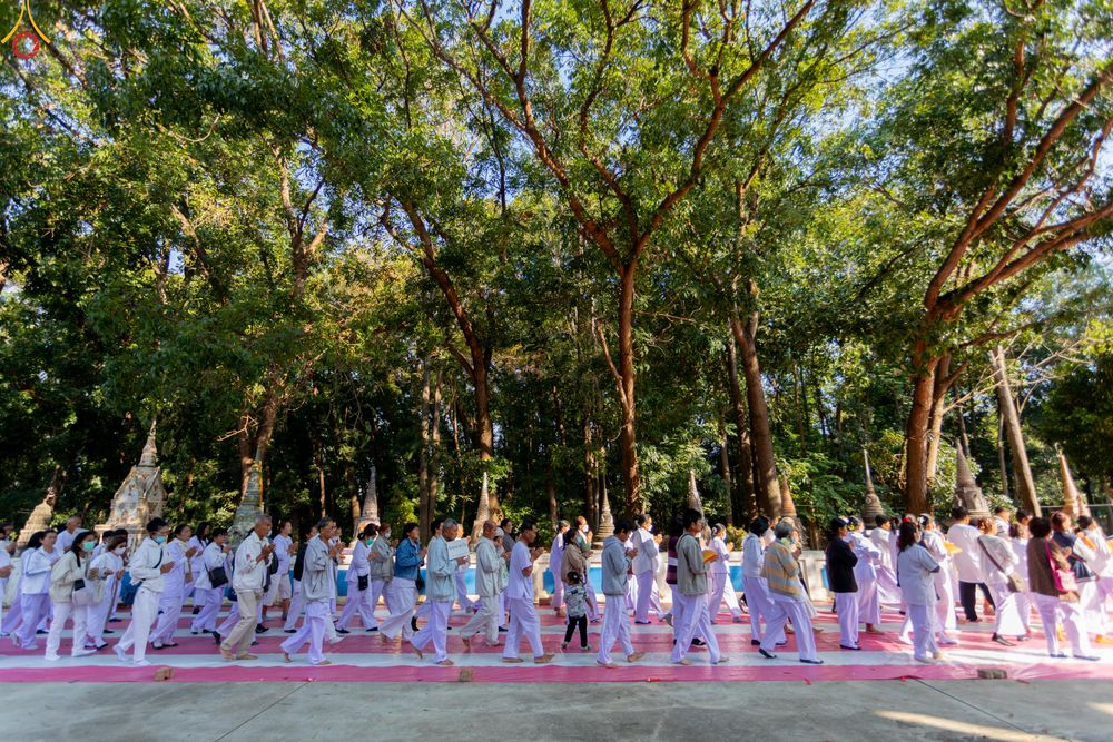 ภาพ No.293278:วันที่ 12 มกราคม พ.ศ. 2569 พิธีทอดผ้าป่าทำนุบำรุงศาสนสถาน ณ วัดพรสวรรค์ อ.สองพี่น้อง จ.สุพรรณบุรี ในโครงการธรรมยาตรา กตัญญูบูชา มหาปูชนียาจารย์ พระมงคลเทพมุนี(สด จนฺทสโร) พระผู้ปราบมาร อนุสรณ์สถาน 7 แห่ง ปีที่ 14