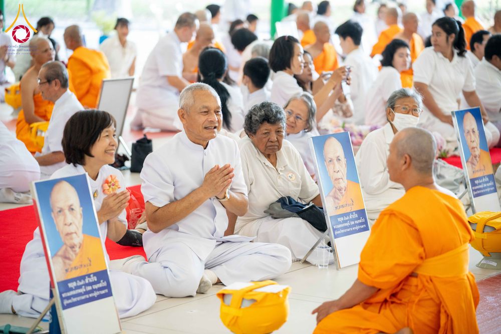 ภาพ No.298232:วันเสาร์ที่ 17 มกราคม พ.ศ. 2569 พิธีบรรพชาอุปสมบท โครงการอุปสมบทหมู่ บูชาธรรมครบ 117 ปี คุณยายอาจารย์มหารัตนอุบาสิกาจันทร์ ขนนกยูง  ณ อุโบสถพระไตรปิฎก วัดพระธรรมกาย