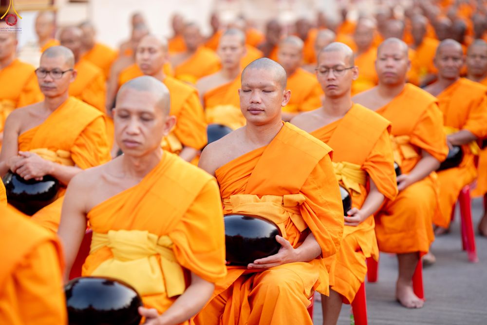 ภาพ No.297519:วันที่ 18 มกราคม พ.ศ. 2569 พิธีตักบาตรพระธรรมยาตรา ณ วัดโบสถ์บน ต.บางคูเวียง จ.นนทบุรี อนุสรณ์สถานลำดับที่ 4 สถานที่เกิดด้วยกายธรรม ในโครงการธรรมยาตรา กตัญญูบูชา มหาปูชนียาจารย์ พระมงคลเทพมุนี(สด จนฺทสโร) พระผู้ปราบมาร อนุสรณ์สถาน 7 แห่ง ปีที่ 14