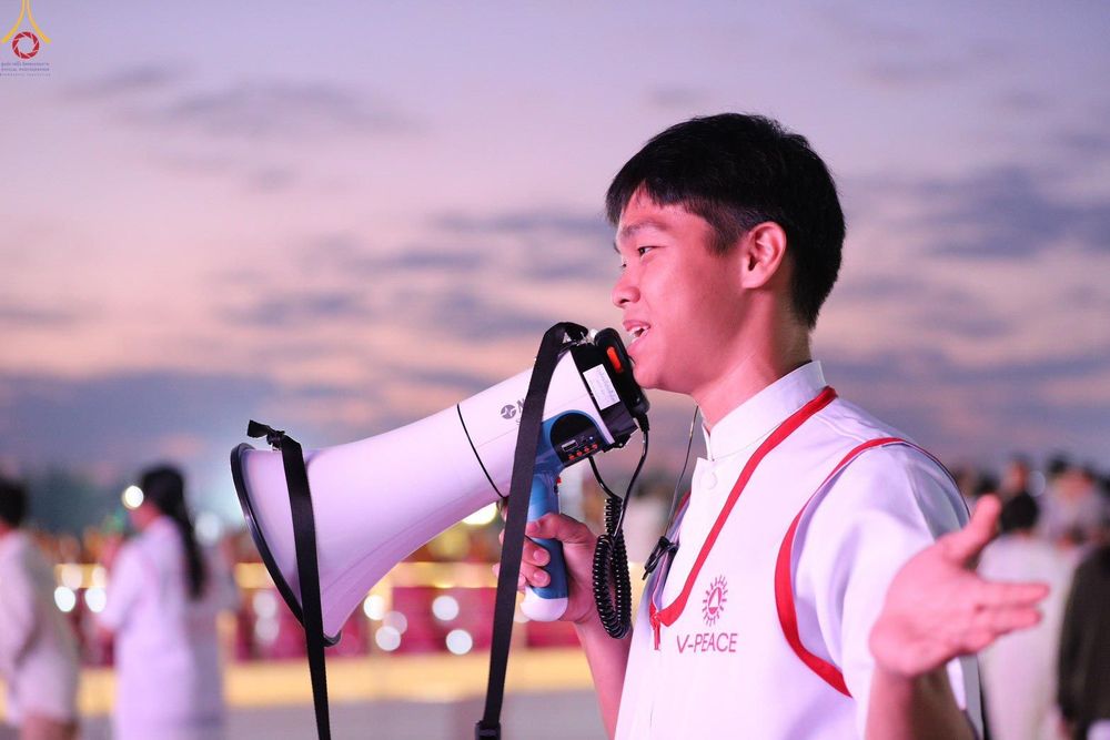 ภาพ No.306750:ภาพเบื้องหลังอาสาสมัครรวมใจ ชุดที่ 5 ในโครงการธรรมยาตรา กตัญญูบูชา มหาปูชนียาจารย์ พระมงคลเทพมุนี(สด จนฺทสโร) พระผู้ปราบมาร อนุสรณ์สถาน 7 แห่ง ปีที่ 14