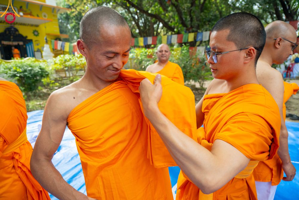 ภาพ No.314137:วันจันทร์ที่ 16 มีนาคม พ.ศ. 2569 พิธีเวียนเทียนประทักษิณ และพิธีบรรพชาสามเณร 500 รูป ณ วิหารมายาเทวี ประเทศเนปาล