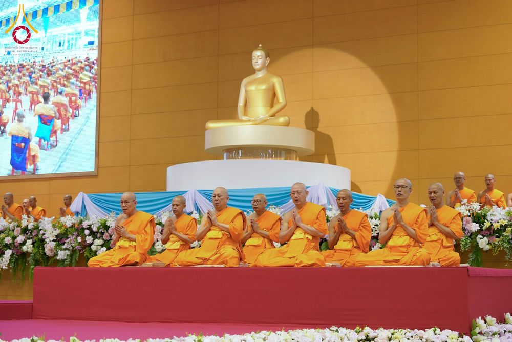 ภาพ No.264675:วันอาทิตย์ที่ 2 พฤศจิกายน พ.ศ. 2568 พิธีทอดกฐินสามัคคี ณ สภาธรรมกายสากล วัดพระธรรมกาย