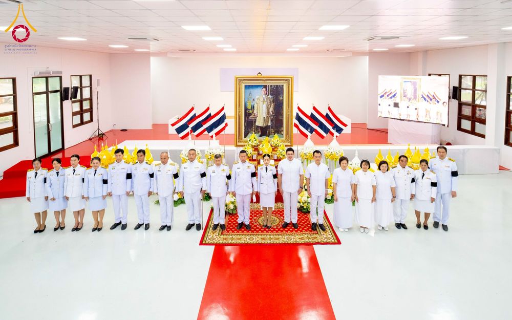 ภาพ No.276112:วันที่ 5 ธันวาคม พ.ศ. 2568 พสกนิกรอำเภอคลองหลวง พร้อมใจบำเพ็ญกุศลอุทิศถวาย “ในหลวงรัชกาลที่ 9” น้อมรำลึกในพระมหากรุณาธิคุณ เนื่องในวันคล้ายวันพระบรมราชสมภพ วันชาติ และวันพ่อแห่งชาติ ณ อาคารปลูกศรัทธา 2 วัดพระธรรมกาย อำเภอคลองหลวง จังหวัดปทุมธานี